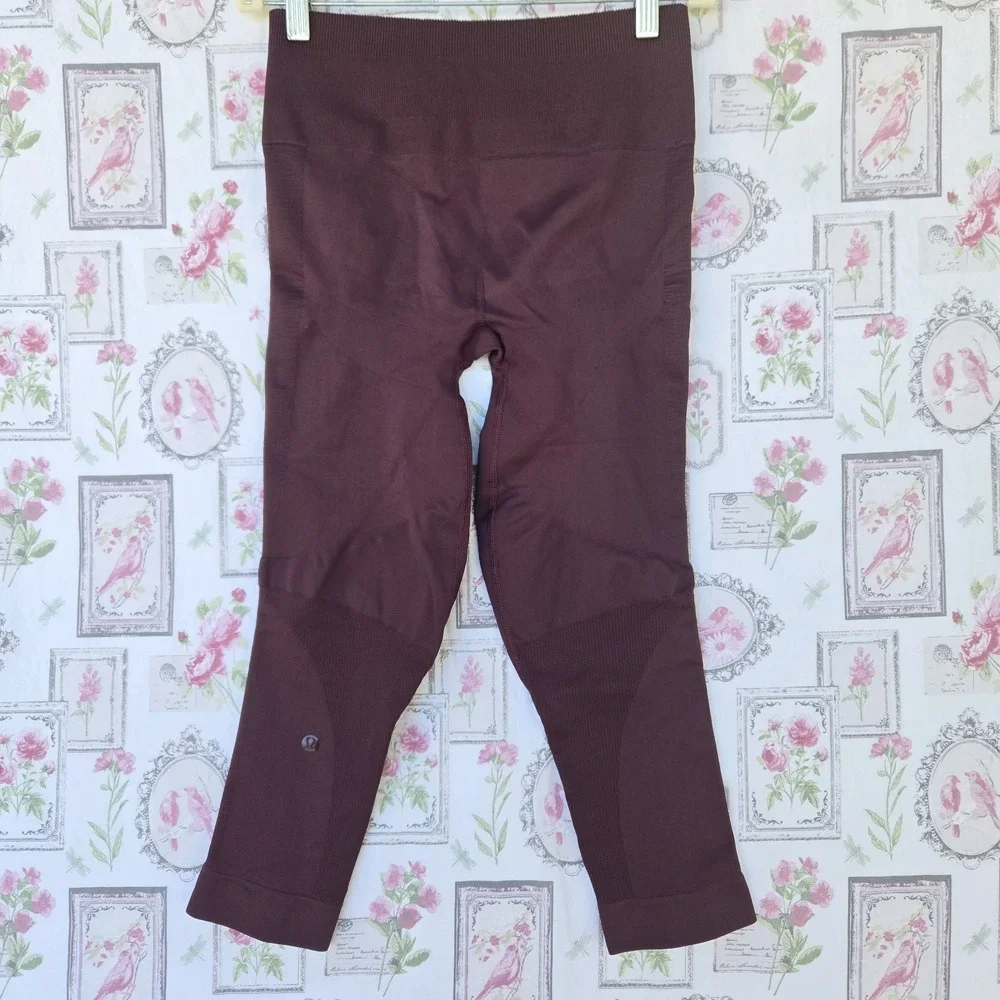 Lululemon Womens Zone In Seamless High Rise Crop Leggings Mauve‎ Size 8